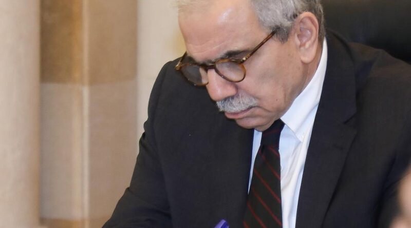 حيّا رئيس مجلس الوزراء نواف سلام أهالي قرى الجنوب على تمسكهم في قراهم وبلداتهم.