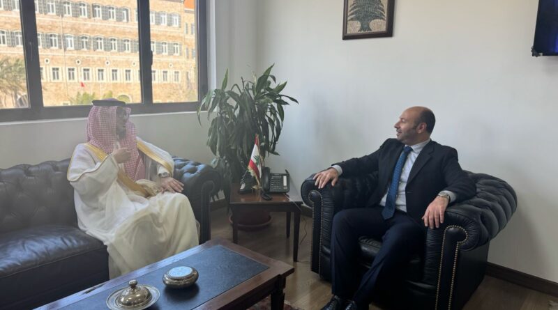 التقى الأمين العام لوزارة الخارجية والمغتربين السفير هاني الشميطلي  سفير المملكة العربية السعودية لدى لبنان وليد البخاري