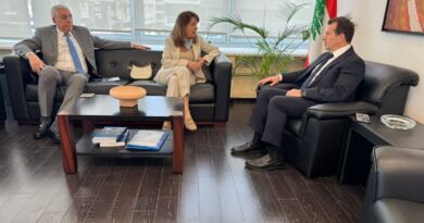 شحادة يستقبل عميدة كلية طب الأسنان في USJ.. ومؤتمر عن الـAI in Healthcare