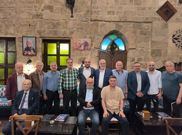 عمر محمد مرجان يلتقي مخاتير صيدا: نقاش صريح حول البرنامج الانتخابي وثناء على نشاطه