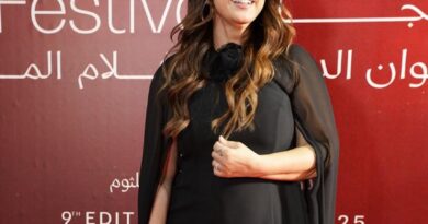 كندة. علوش تتسلم تكريمها من مهرجان اسوان الدولي لأفلام المرأة  كندة تدعو الجميع لزيارة اسوان و سعادتها بالتكريم